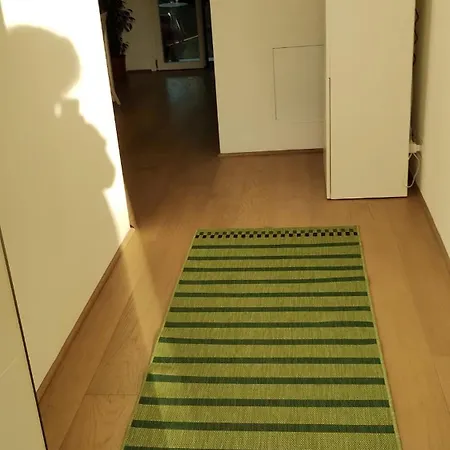 Liquidambar House Apartment *